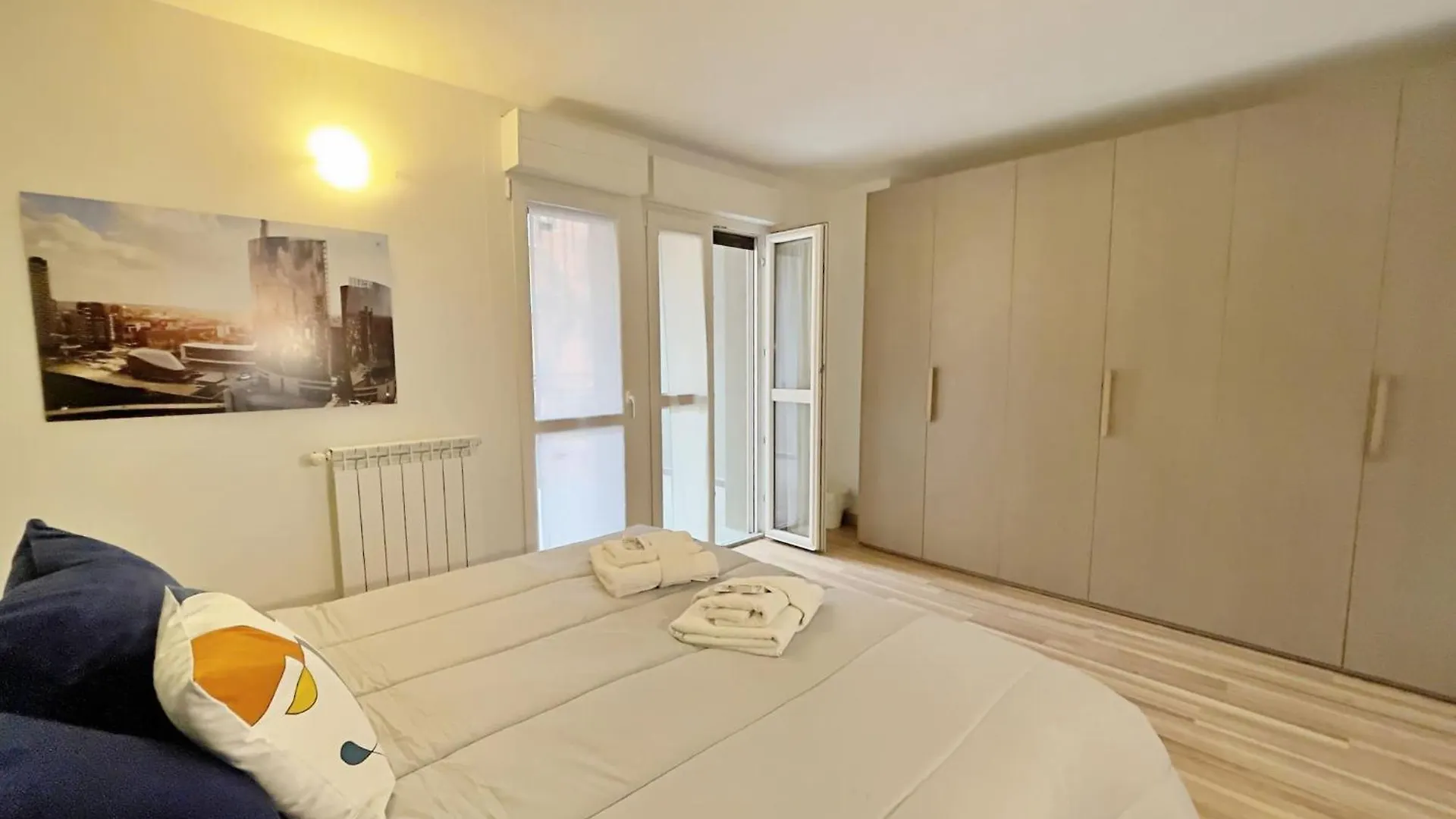 Modern Apartment Near Center Milan 0*,