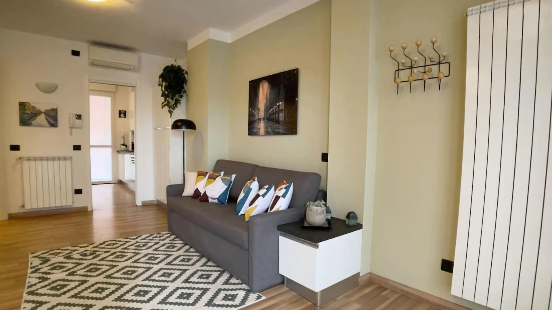 Modern Apartment Near Center Milan Italy