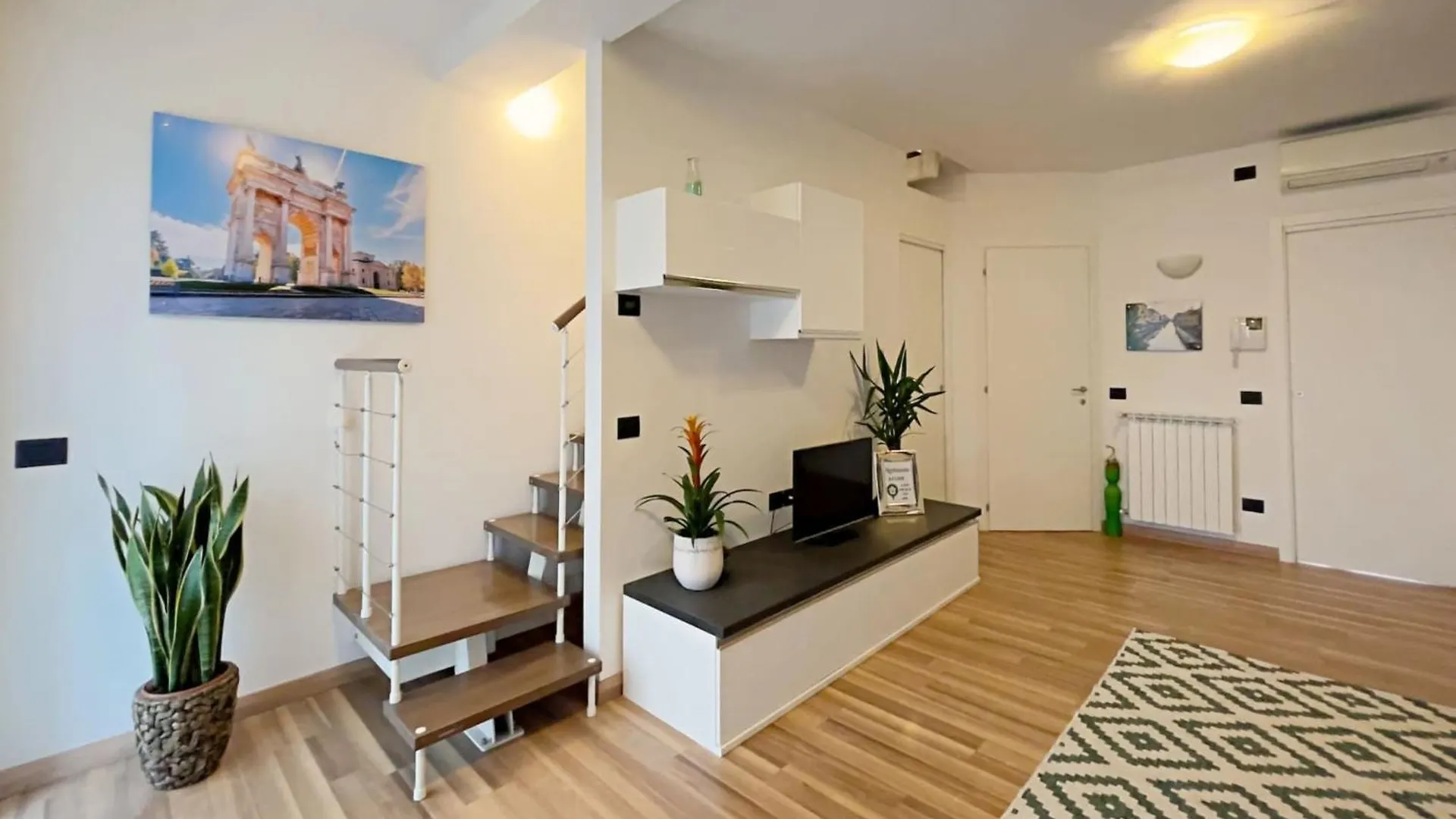 Modern Apartment Near Center Milan