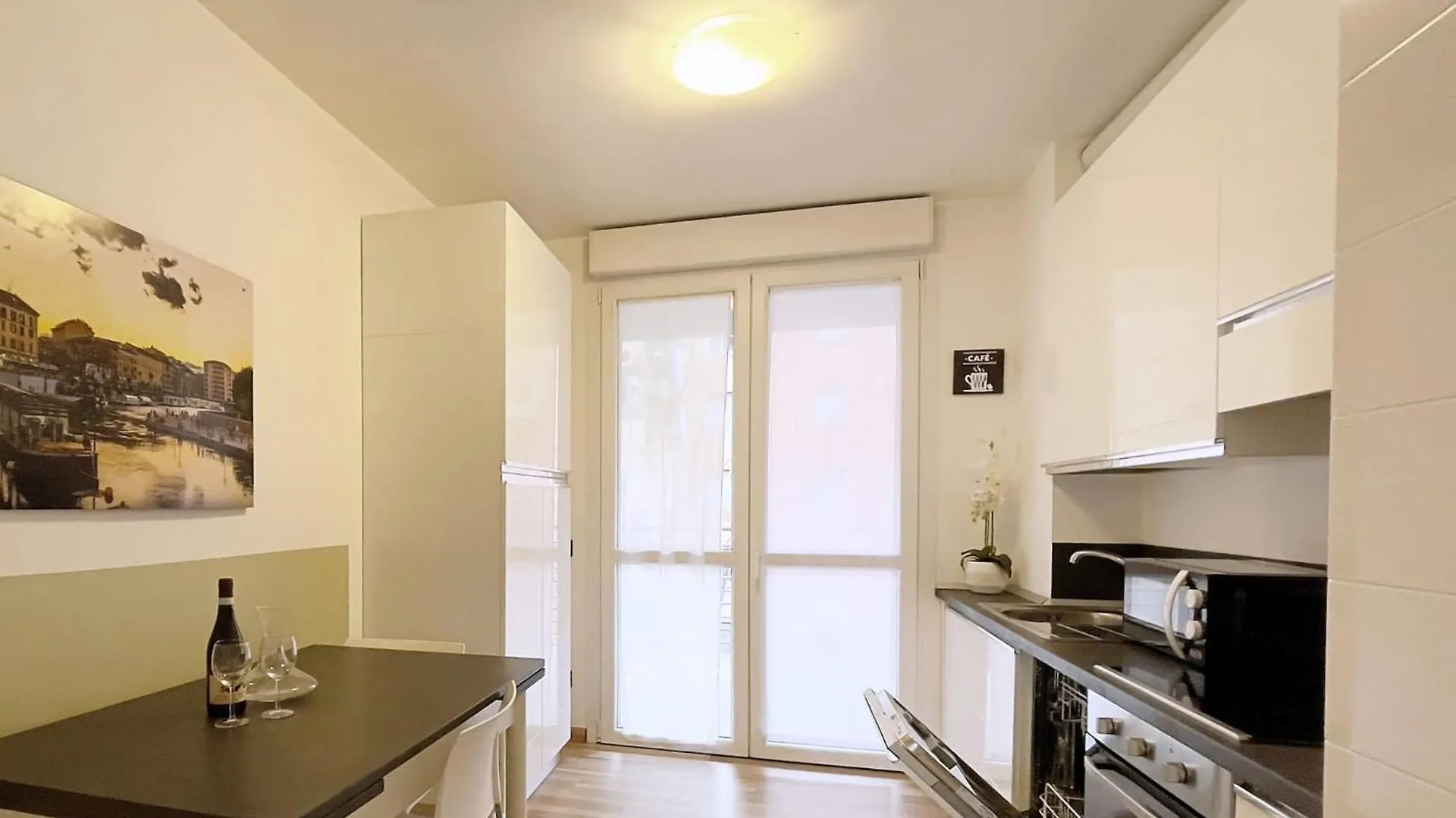Modern Apartment Near Center Milan