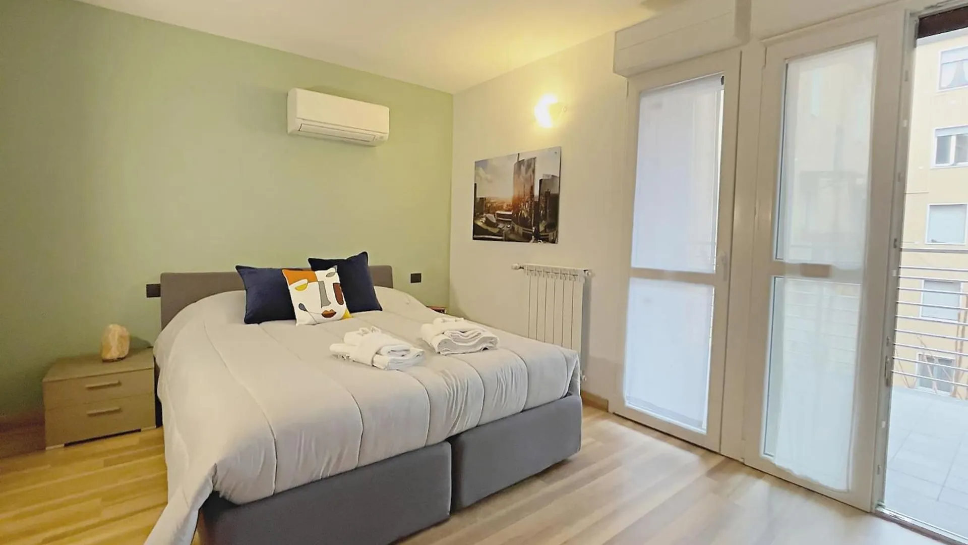 Modern Apartment Near Center Milan