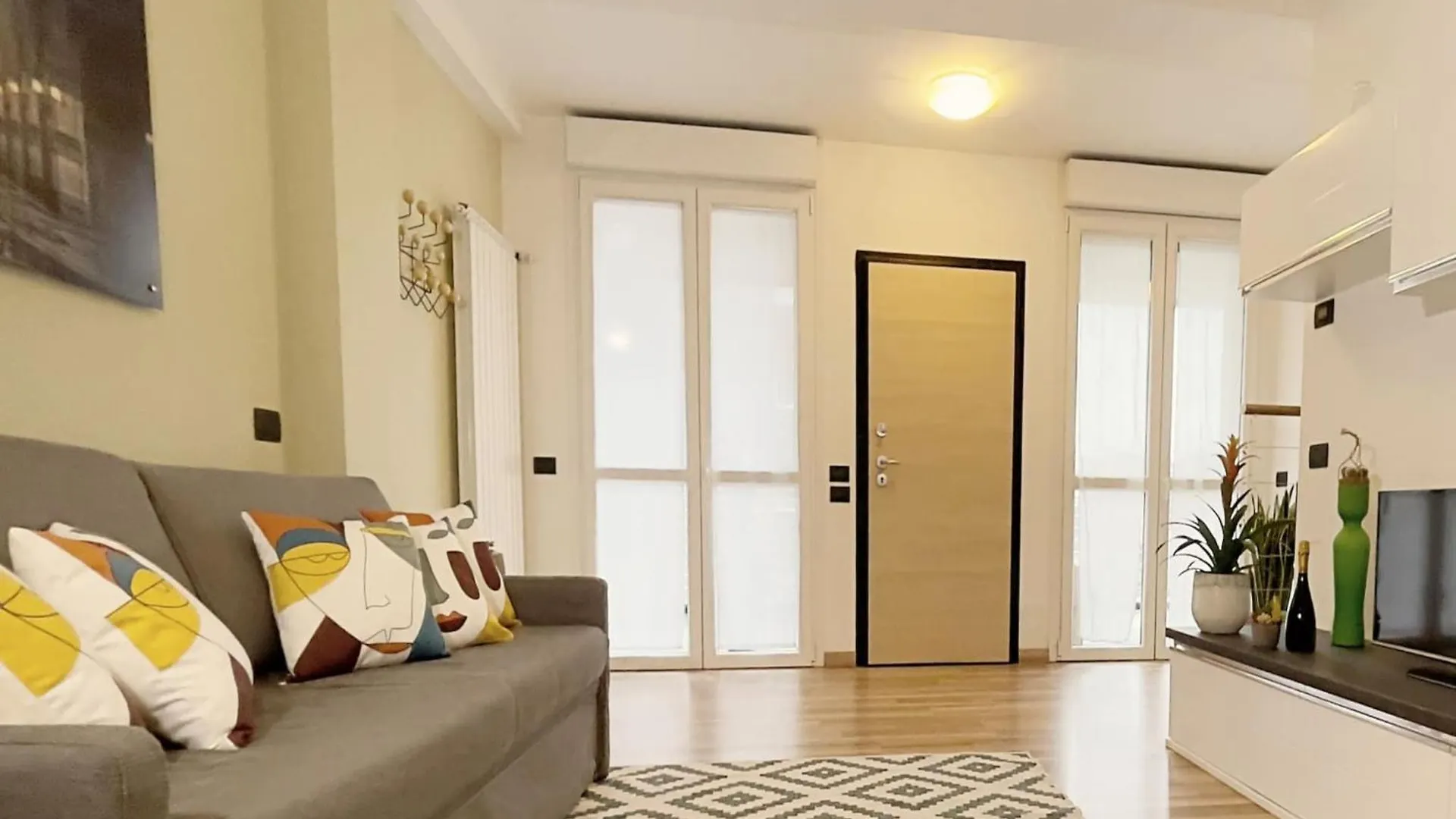 Modern Apartment Near Center Milan